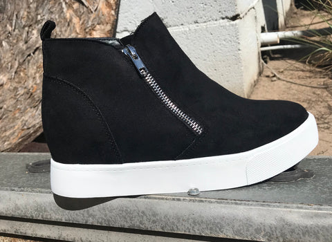 Black Sneaks with Side Zipper